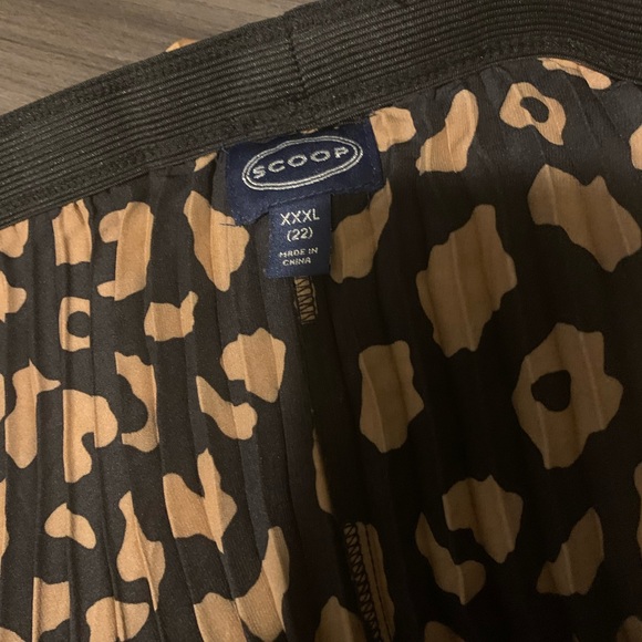 Plus, Skirt Size 22, condition good - Picture 2 of 2